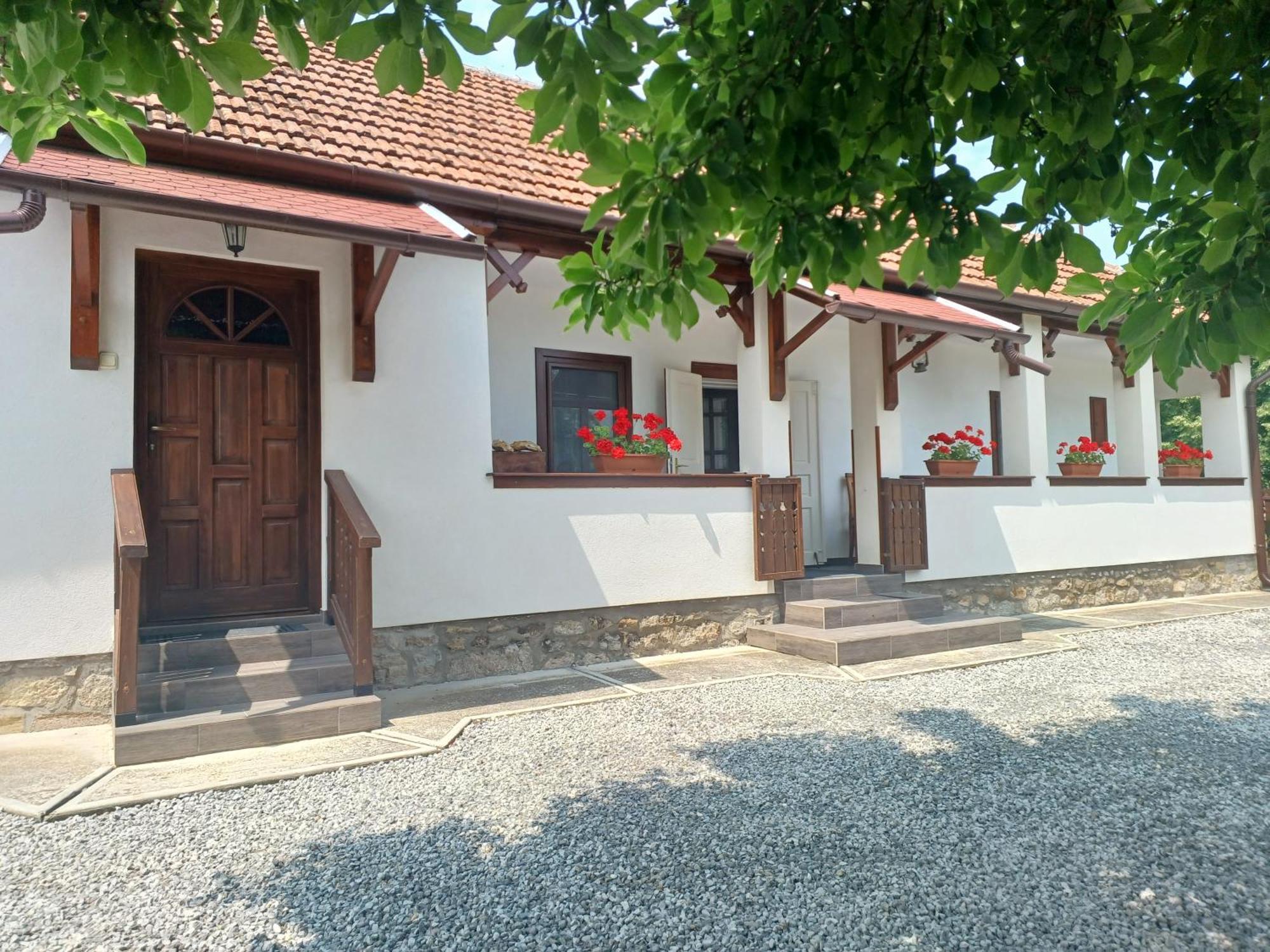 Kazsimér Vendégház Erdohorvati Exterior foto